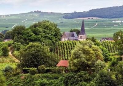 Vineyards, villages and castles