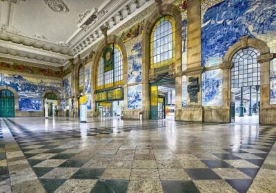 Walking tour of the city of Porto
