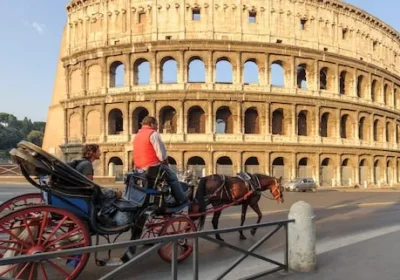 Tour of Rome by open carriage