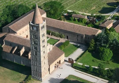 POM-POM ABBEY