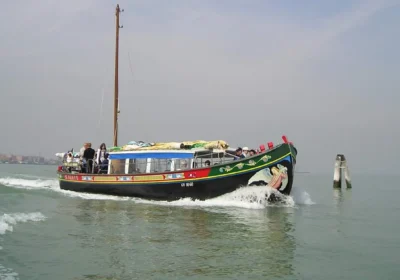 RIDE on a typical Venetian boat “Bragozzo” BOBBY