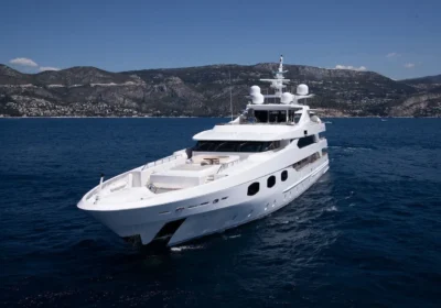 Cinque Terre excursions on a private yacht