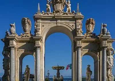 OVERVIEW EXCURSION of Naples by car.